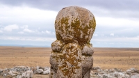 Кладбище Кызаулер с тремя стелами-кулпытасами