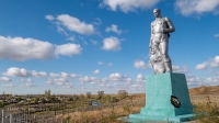 Памятник солдату победителю в Великой Отечественной войне с. Бриент. Сентябрь 2021 года